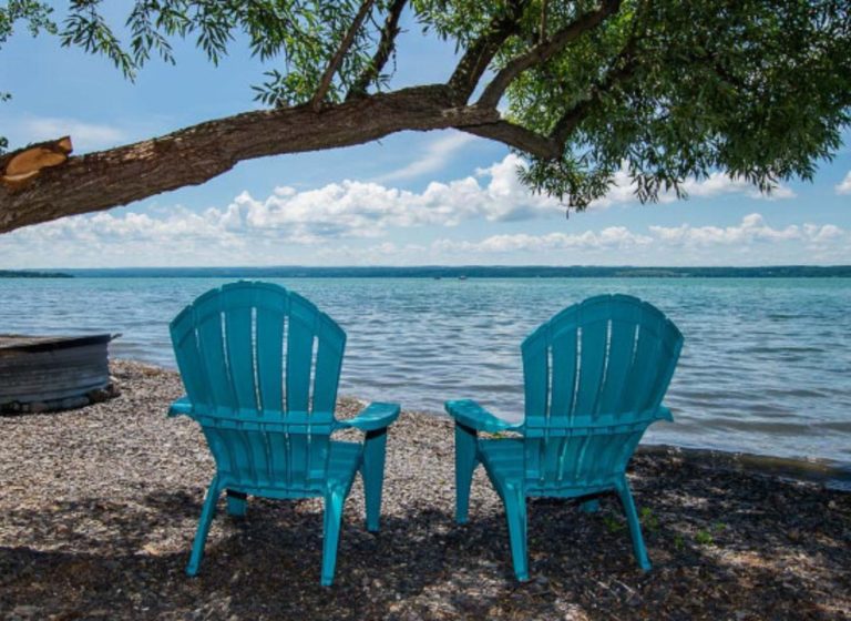 Cayuga Lake A guide to Cayuga Lake Hotels, Bed and Breakfasts